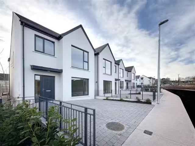 Four Bed Semi Detached, Millboro, Kerry Pike, Cork