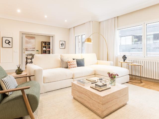 Four bedroom elegant apartment