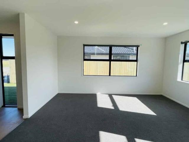 Four Bedroom Kennedy's Green