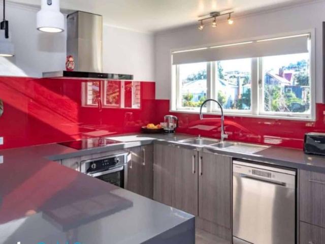 Four Bedroom House Thames