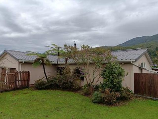 five bedroom home in excellent location