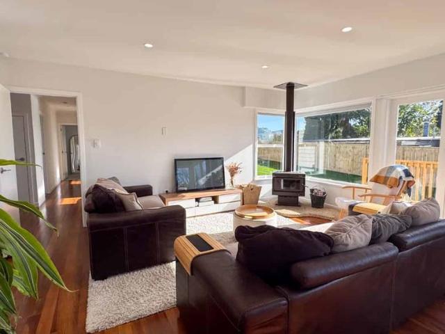 Four bedroom home in premum location!
