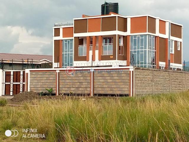 Four Bedroom Townhouse All Ensuite Nakuru Barnabas 100m Buraha Zenoni Hotel, himaya Hotel And Adelaide School. 16m
