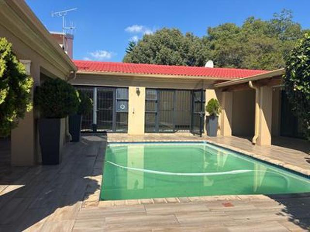 four bedrooms home + study to rent i.