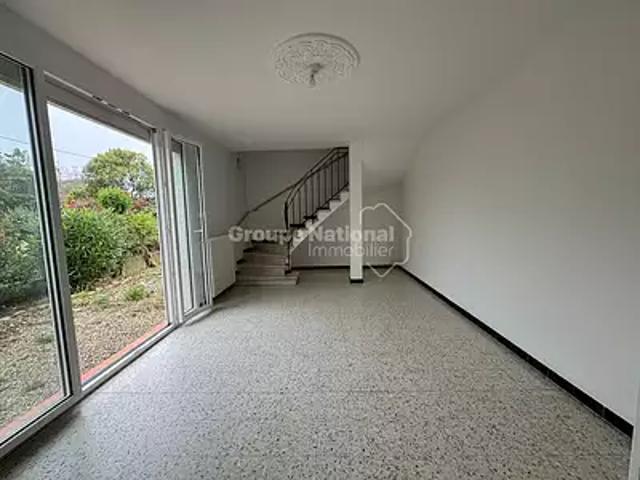 Fourques 30300 Location maison 4 pièces t4 au dernier étage