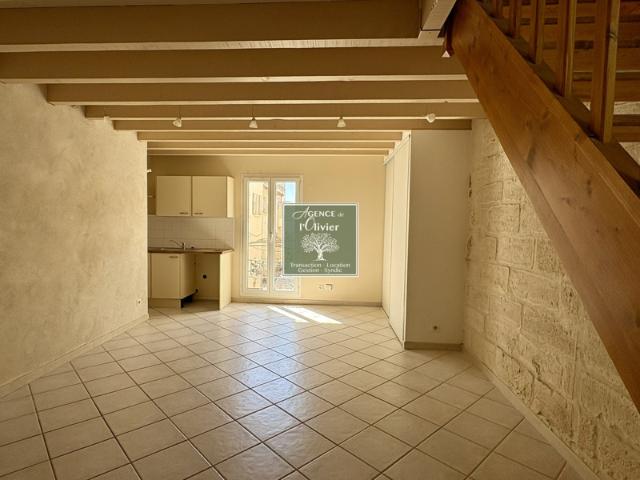 FOURQUES. Appartement très bon état !