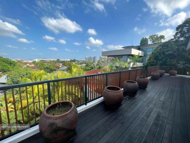 Fourth Avenue D10, Detached