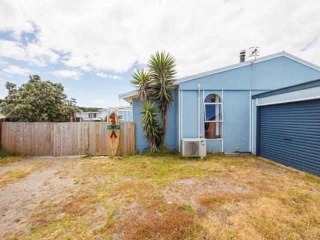foxton beach, 2 bedrooms