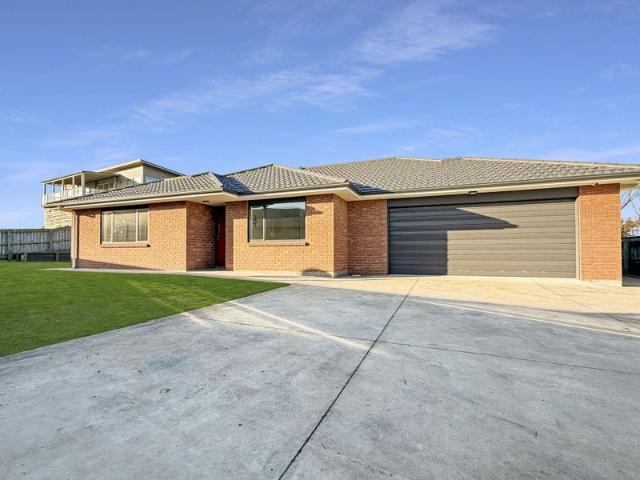 foxton beach, 4 bedrooms