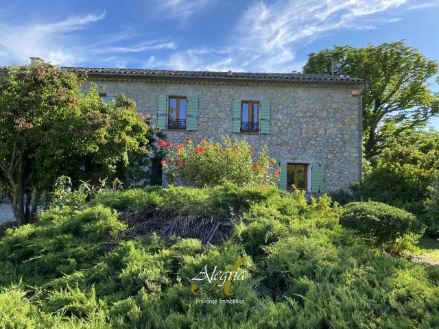 Fox Amphoux — Bastide en Pierre, Élégance Provençale & Harmo. 230m² Fox Amphoux