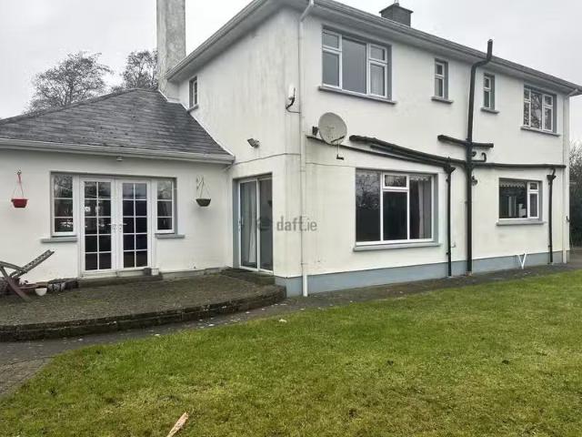 Fox Wood House, Pelletstown, Drumree, Co. Meath is for rent