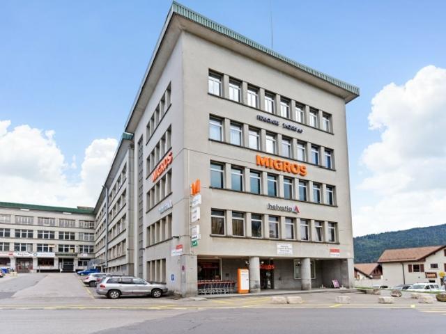 Flächen von 220m2 Flexible Miete LKW und Lastenaufzug Anlage