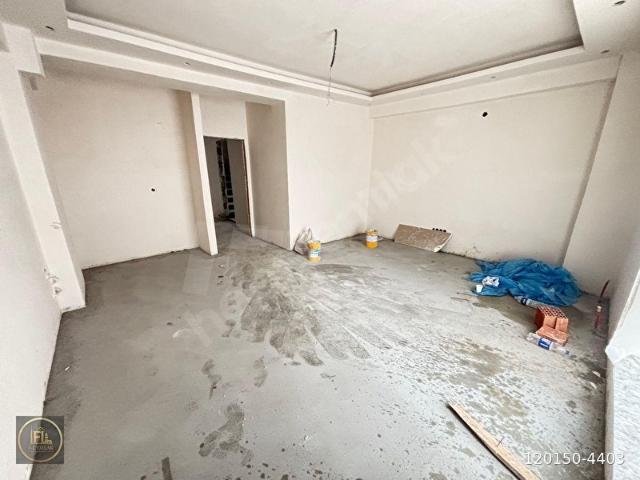 FL EMLAKTAN EMAAR AVM LİBADİYE YAKINI 2+1 SIFIR BAHÇE KATI