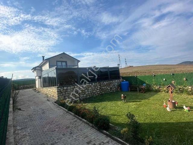 Fl Emlaktan Sevindikli Karagöllü De Kapalı Havuzlu Lüks Villa