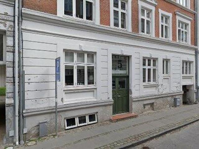 Flot ny renoveret andelslejlighed