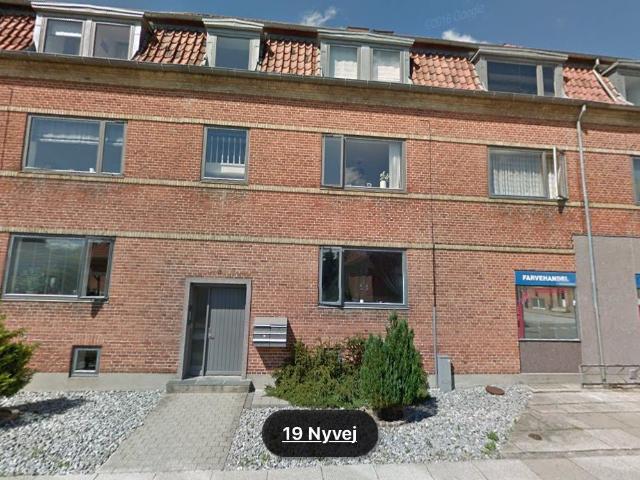 Flot og istandsat 2 værelses lejlighed centralt i Randers