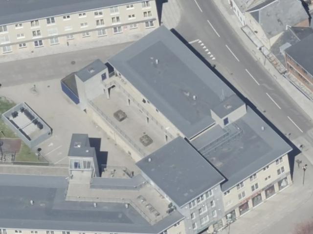 FLOT OG PRÆSENTABEL FORRETNING I FAXE BY TIL AFSTÅELSE FOR KUN KR. 275.000, GOD OMSÆTNING OG INDTJENING