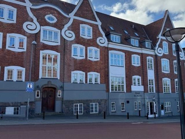 Flot lejlighed med altan på gågaden i Vejle
