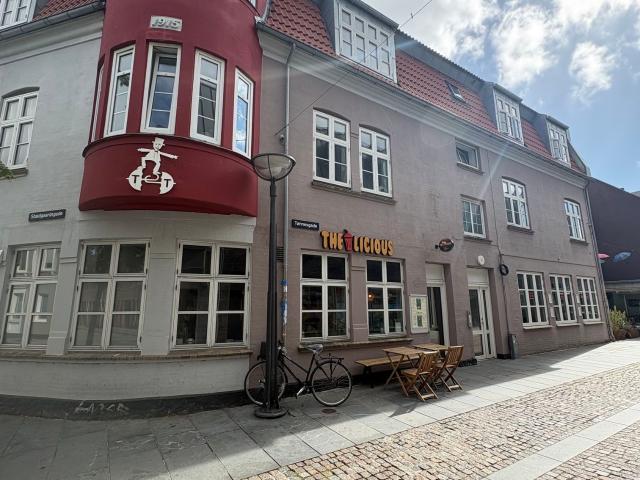 Flot penthouselejlighed med altan, nær Vejle Midtpunkt