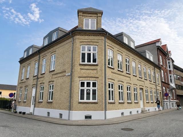 Flot 2 værelses lejlighed beliggende på Ladegårdsgade