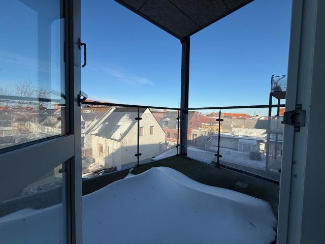 Flot 3 værelses lejlighed med stor vestvendt altan