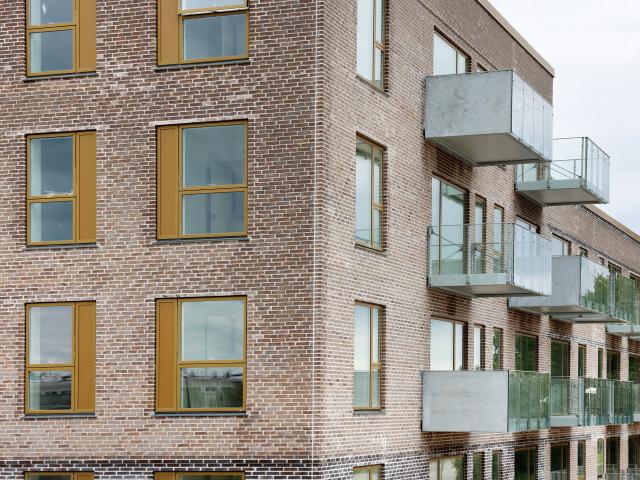 Flot 4 værelses bolig med alt i hårde hvidevarer, gulvarme i hele boligen og egen terrasse Ingen bindingsperiode!