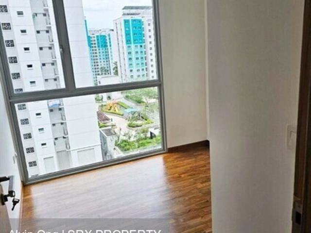 Flo Residence D19, Condominium