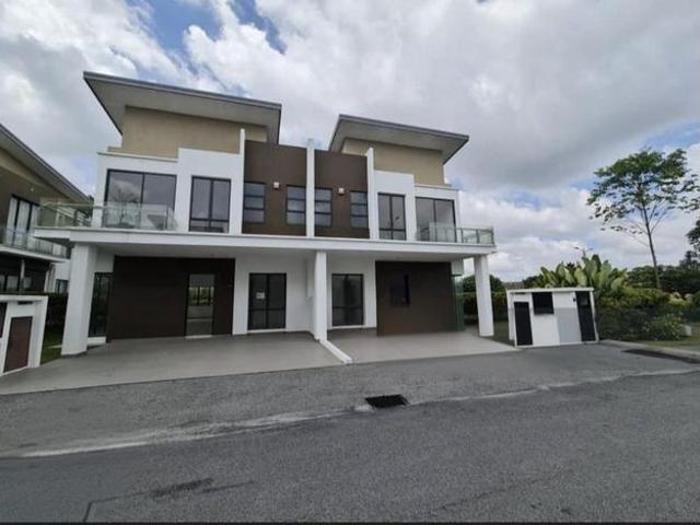 FLoan Fully Furnished 36x70 2 Sty Semi D Diamond City Semenyih