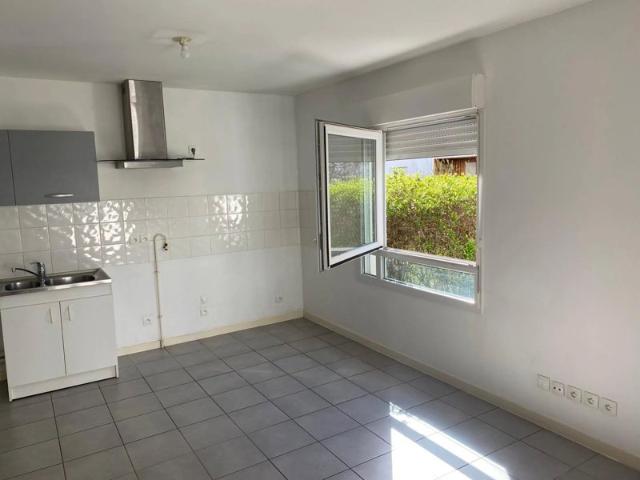 FLOIRAC, Appartement T3 lumineux avec loggia