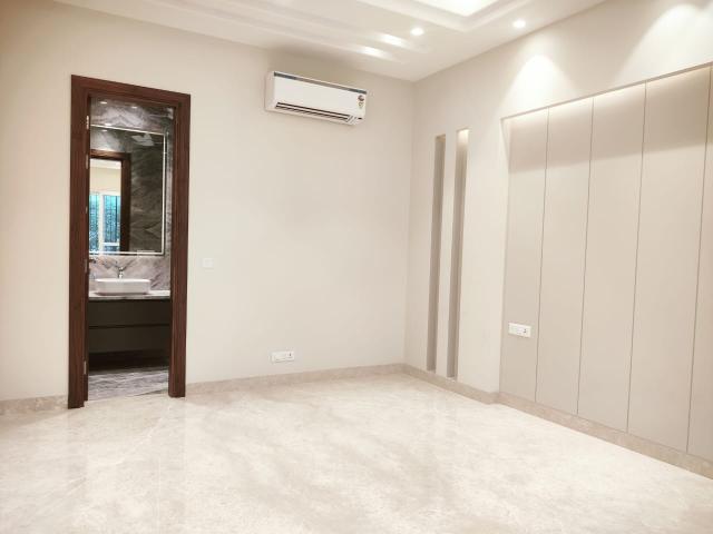 Floor 4 Bedroom 2700 Sq. Ft. Builder Floor in Gulmohar Park Delhi Listing ID: #9922