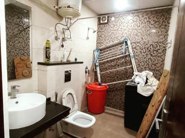 Floor 4 Bedroom 3600 Sq. Ft. Builder Floor in Defence Colony Delhi Listing ID: #8740