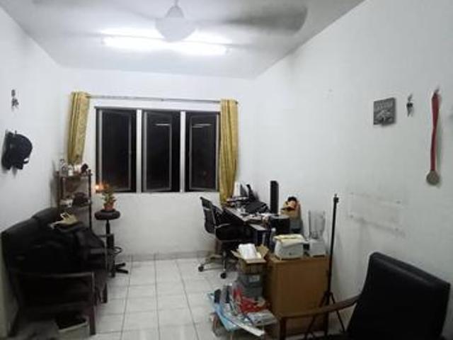 Flora Damansara Block D