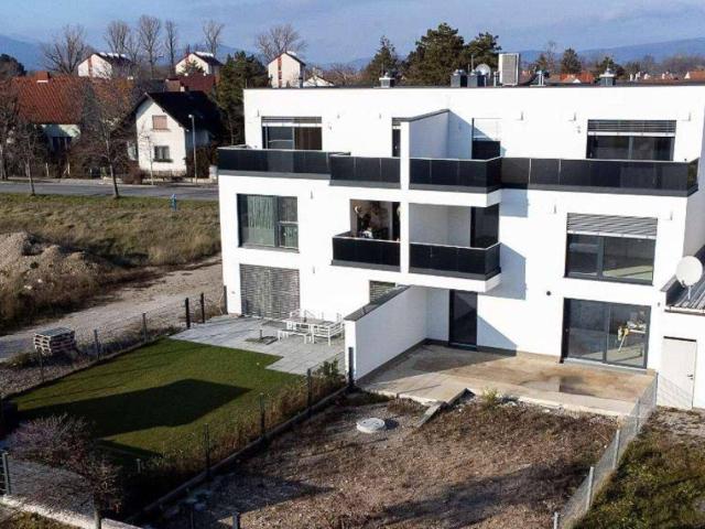 FLORA Göttin der Blumen und des Frühlings GARTEN WOHNUNG in NEUBAU/Erstbezug