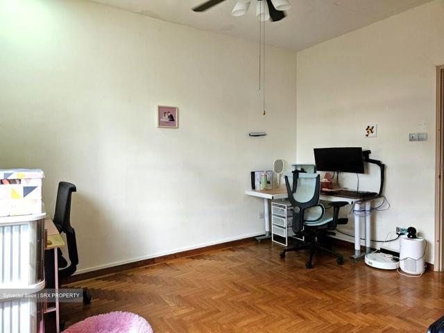 Flora Road D17, Terrace