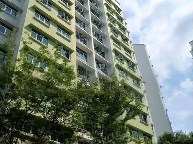 Floral Spring @ Yishun. HDB 4 Rooms