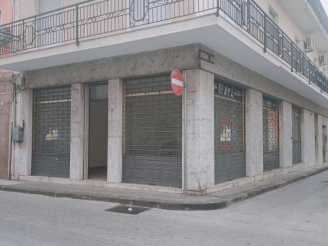 Floridia: Locale commerciale/negozio in posizione angolare
