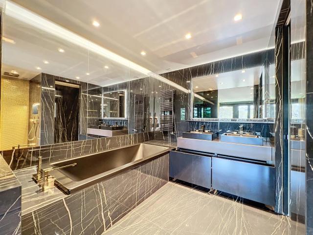 Florissant Magnifique appartement traversant avec balcons et piscine privée | dreamo. Ch
