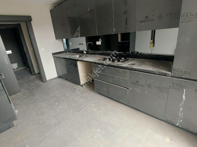 Florya Cennet'te Lüks Sosyal Donatılı Havuz Manzaralı Satlık 3+1 Daire