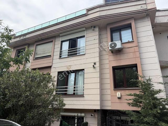 Florya Şenlikköy Kiralık 3+1 Ebeveyn Banyolu Giyinme Odalı