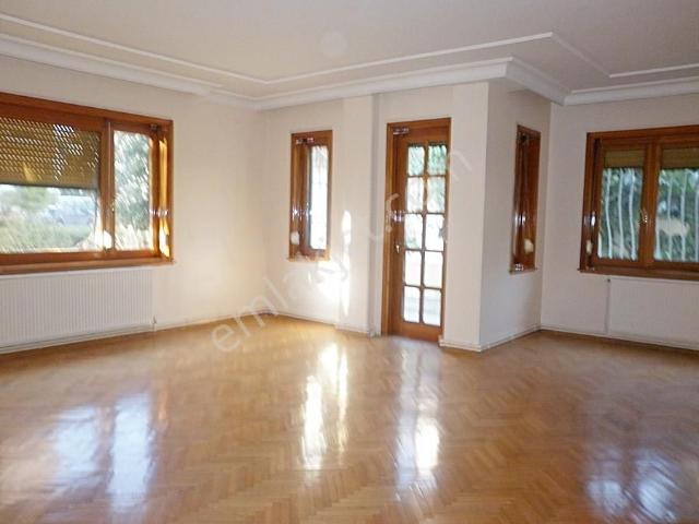 Florya'da Nezih Site İçerisinde 170m2 Net 3+1 Masrafsız Daire