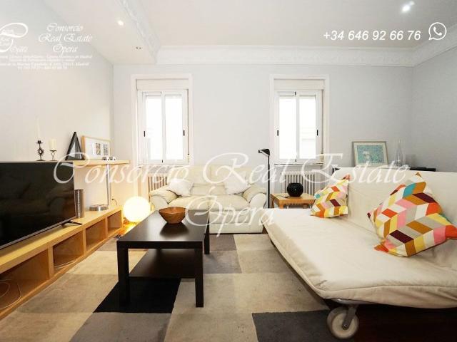 Flat Madrid Malasaña, Built Surface 76m 2, 2 Bedrooms, 1 Bathrooms, Lift