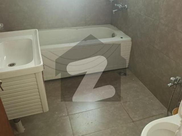 Flat Of 1600 Square Feet Is Available For rent In E 11/4, Islamabad E 11/4