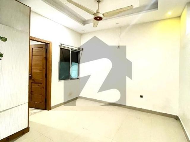 Flat Of 1700 Square Feet Available For rent In E 11