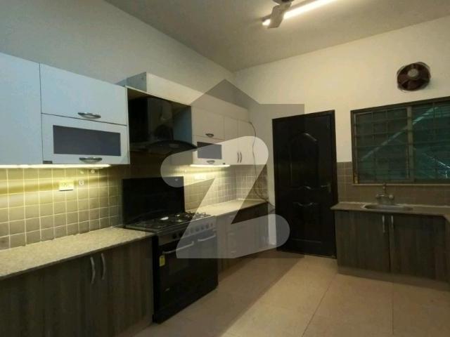 Flat Of 10 Marla For Rent In Askari 11 Sector B