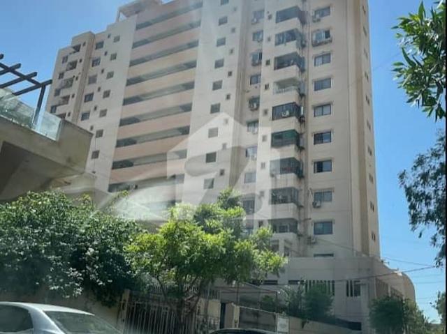Flat Of 2200 Square Feet For Sale In Clifton Block 2
