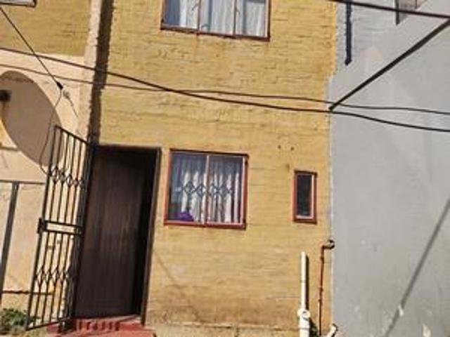flat on the market in sol plaatjes.