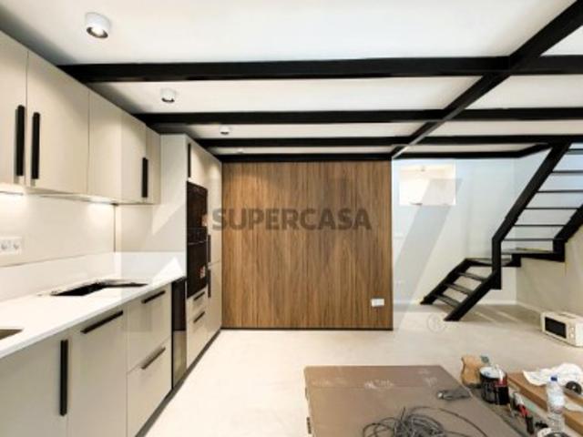 FLAT ONE25|A viver o espírito de loft nova iorquino no centro da Parede