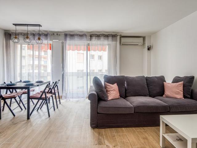 flat at Passage Marie Antoinette, Antibes
