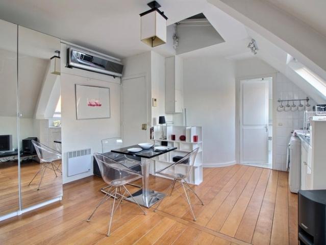 Location Appartement Place du Palais Royal, Paris
