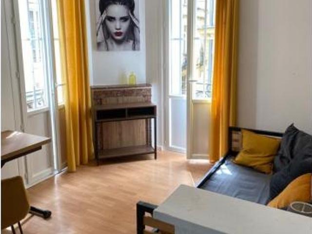 flat at Place Pey Berland, Bordeaux